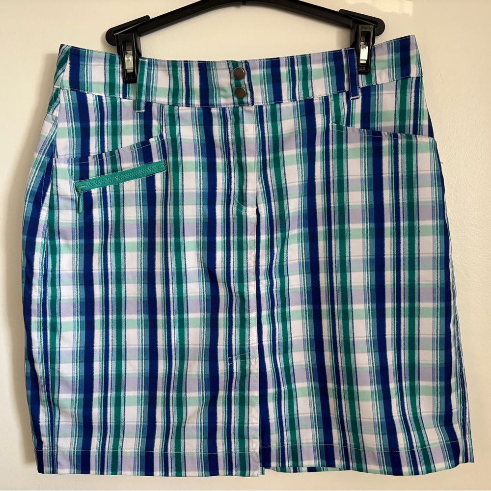 GG Blue Plaid Blue & Green Skort 5 pockets Size 6 in excellent condition. Comfy